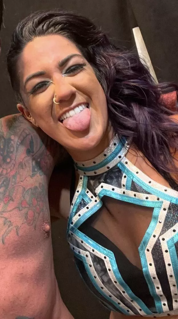 Bayley  posted by CuentaDeThrowaway6