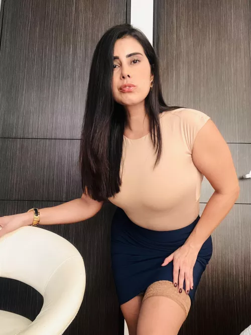 Do I dress better than your wife? by biancasoffice