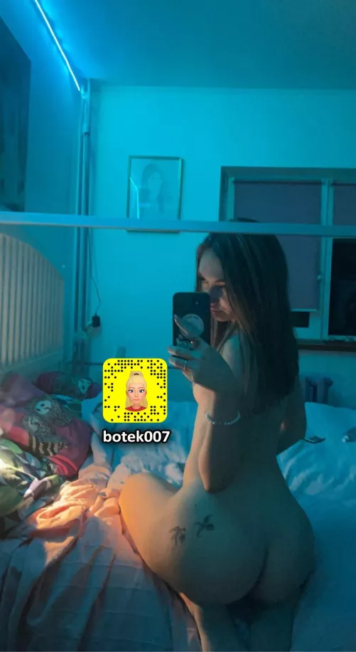 Does this make your Monday a little better? by Luddode