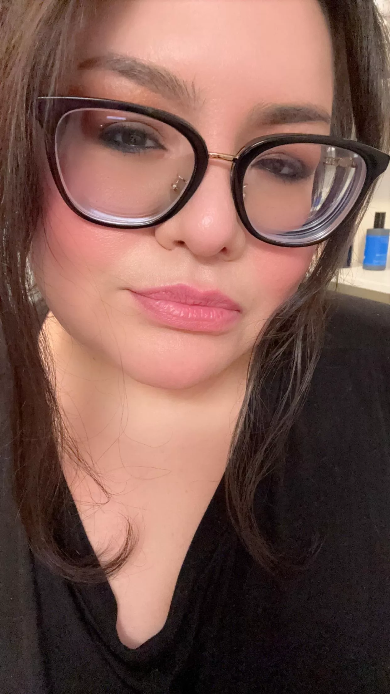 Hello! New here ☺️ posted by Away_Ad2397