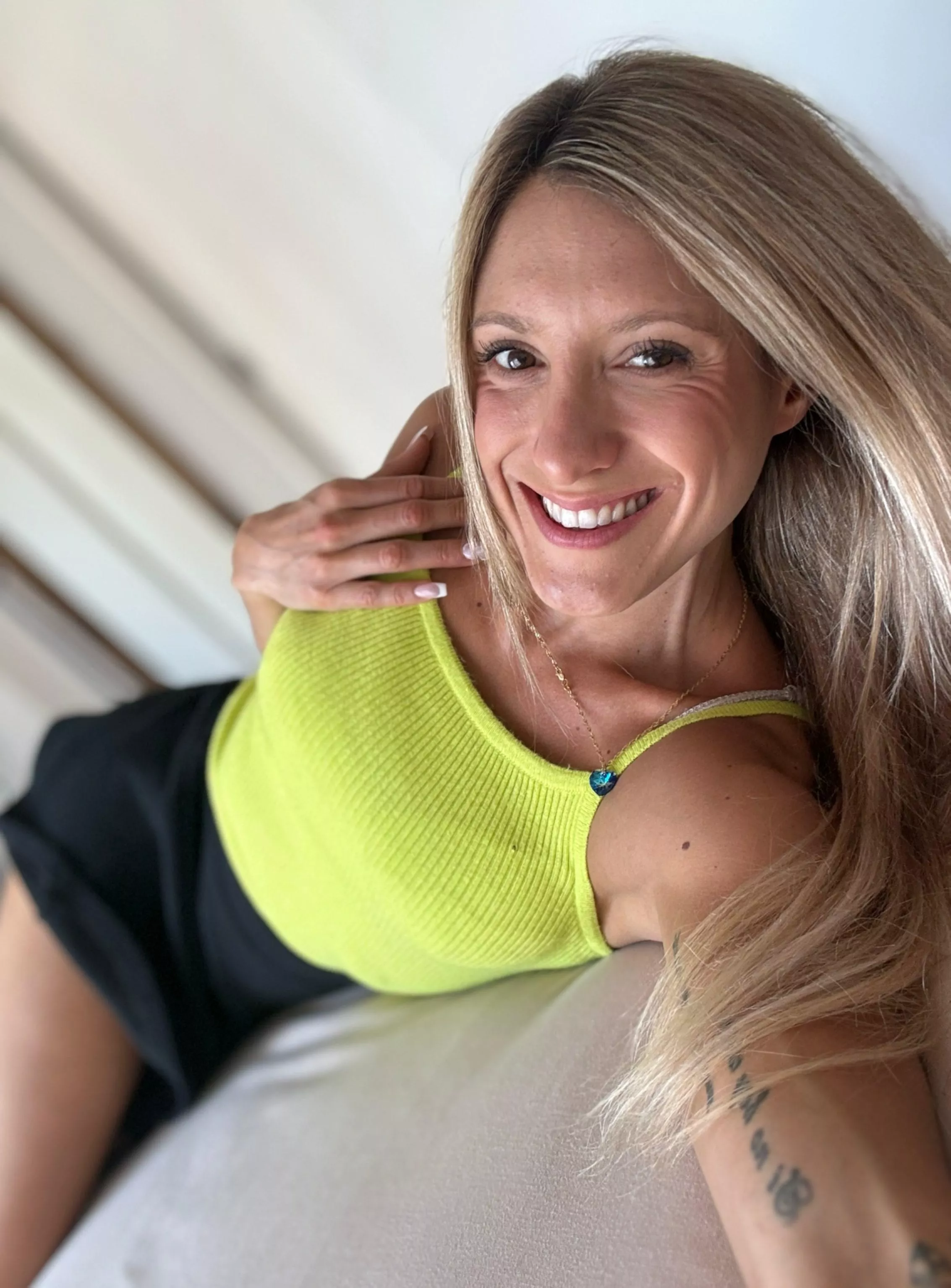 I can't get you out of my dreams (f) posted by boldxblossom