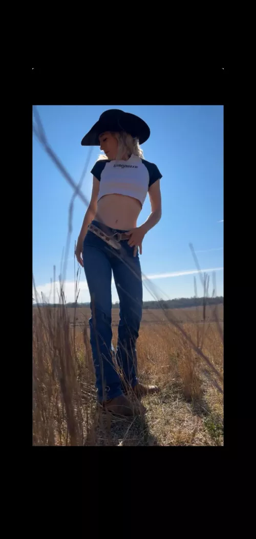 I like the outdoor wind on my skin. by Glass-Wrongdoer7308