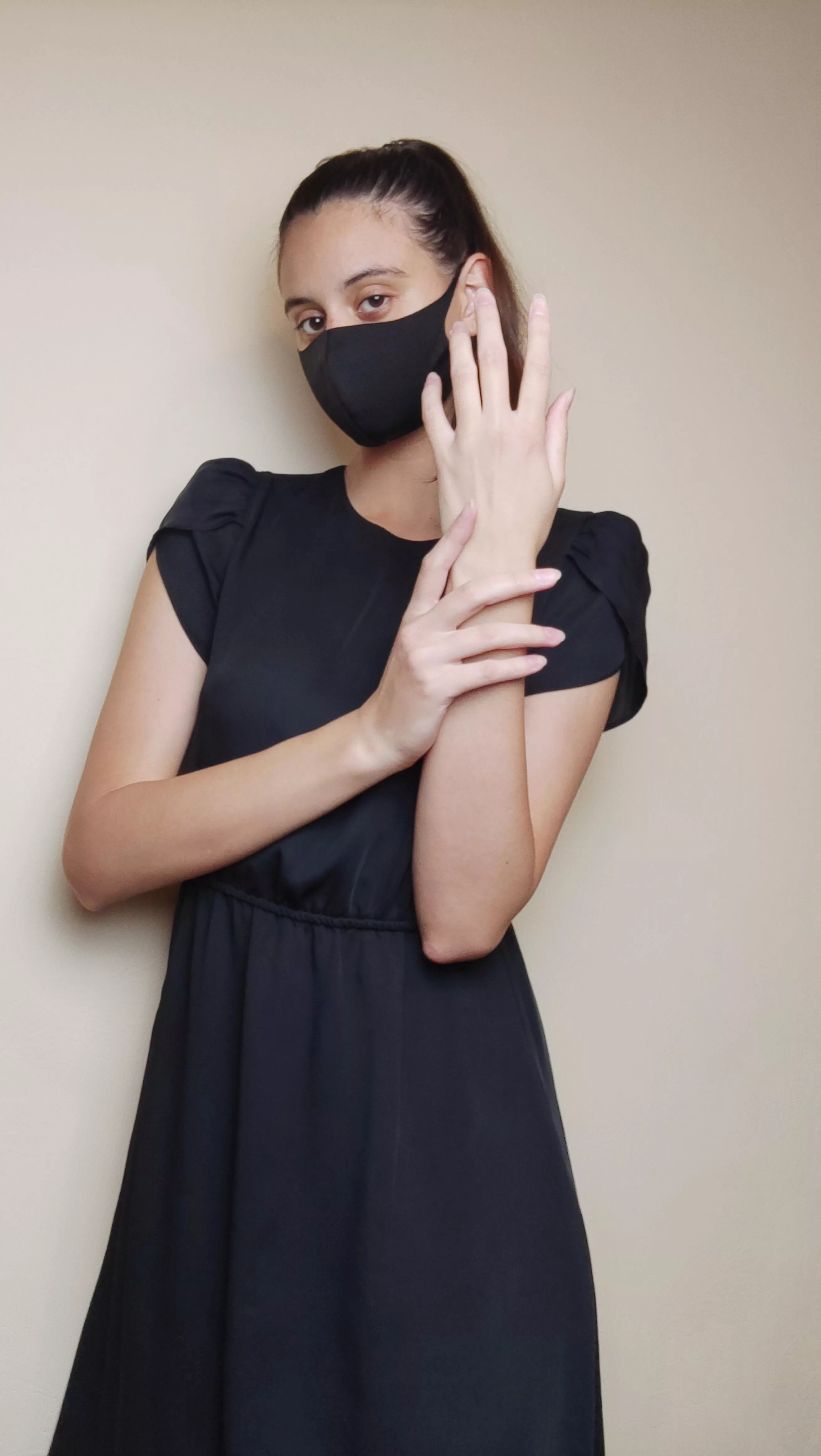 I want to make you cum as many times as the fingers of my hands you see in this photo posted by Elisa_Wilson