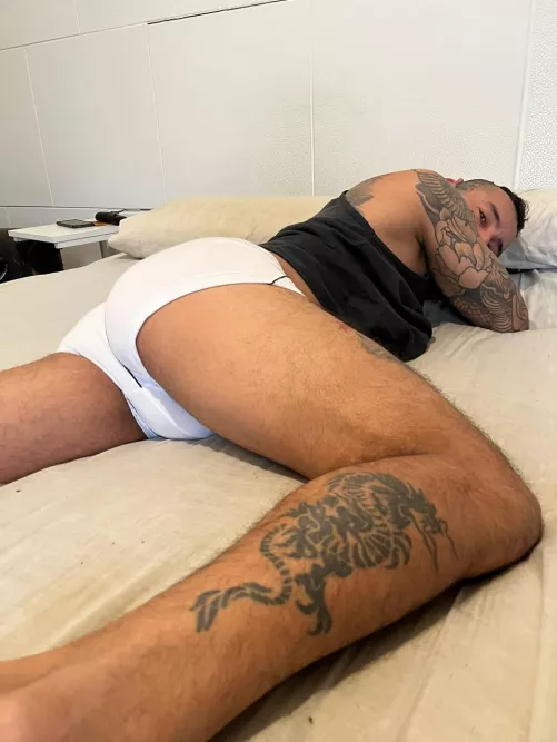 I would love some really strong massages by blackxtattoo