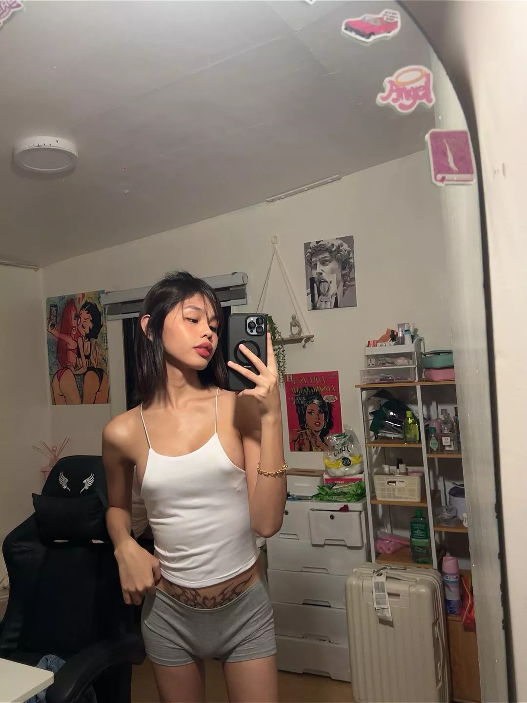 Oh, did I distract you? posted by Samyyesry