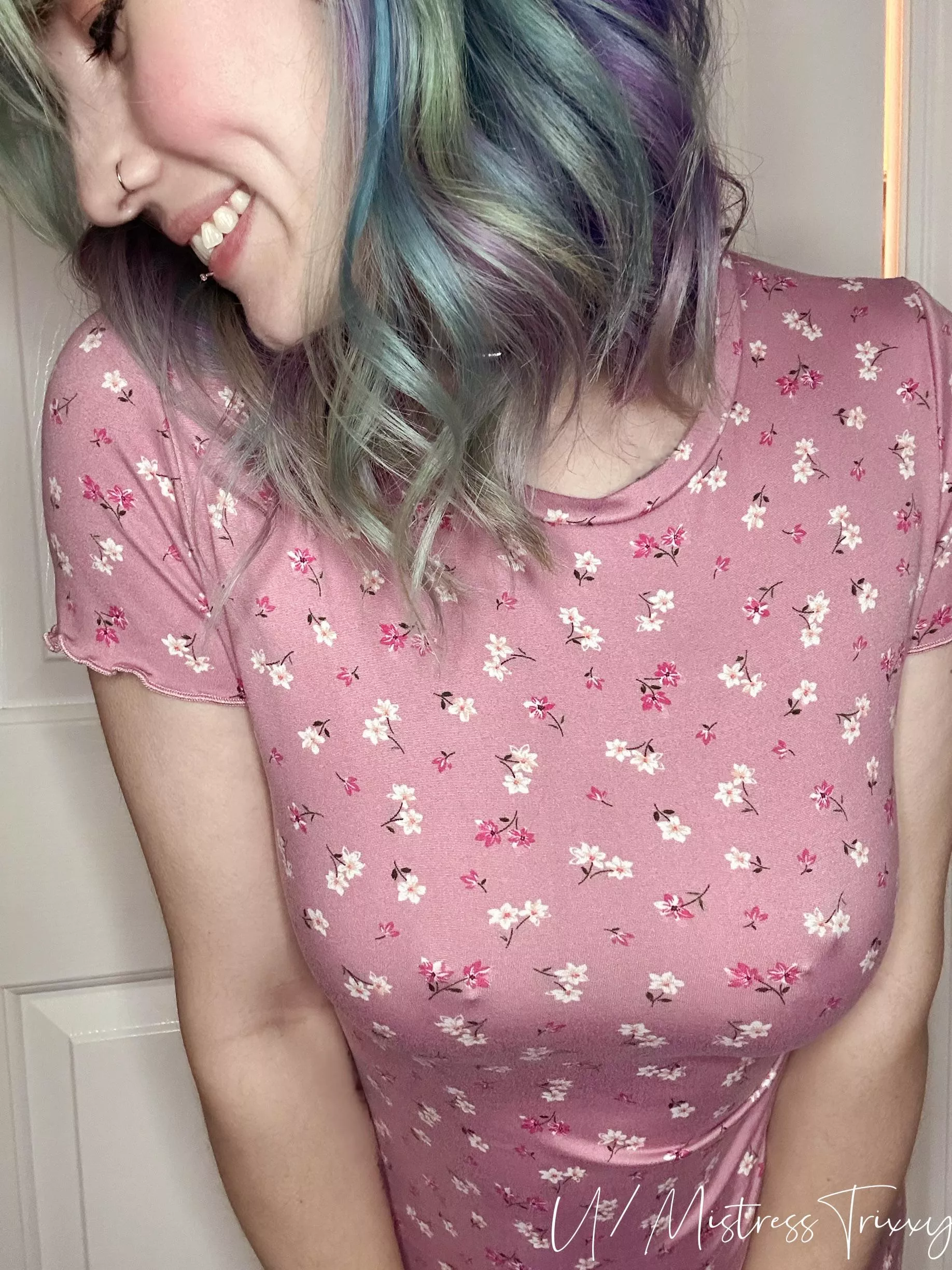 This dress should be illegal to wear a bra in, I swear. posted by MistressTrixxy