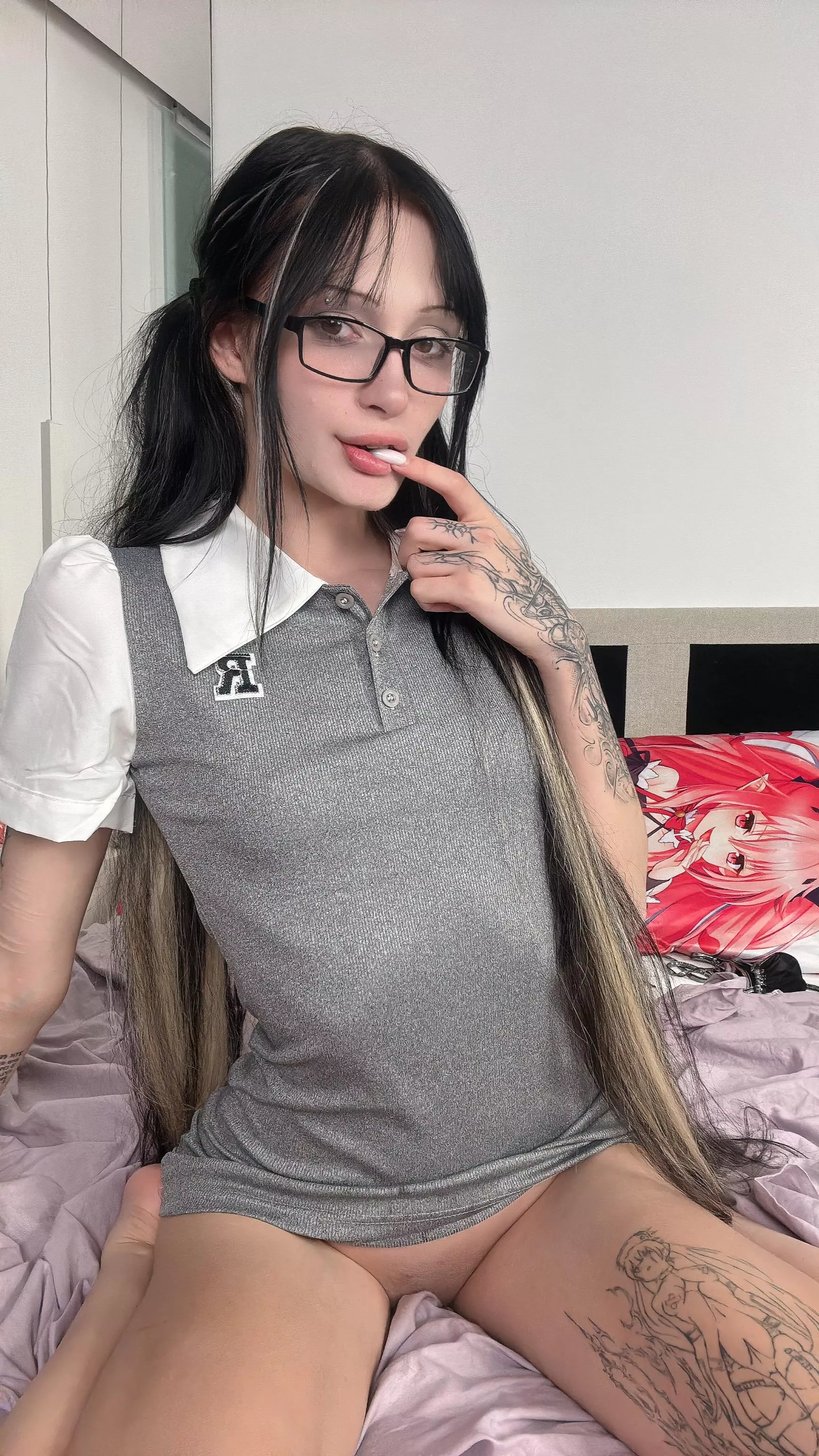 What my coworkers don’t get to see… posted by kaiko_riko