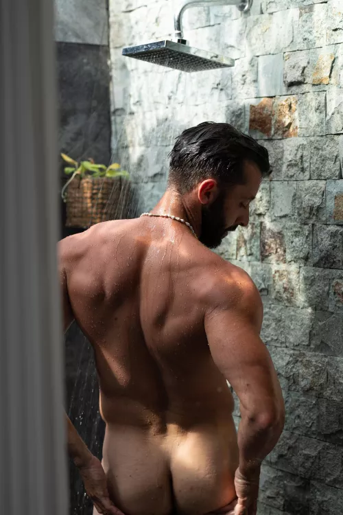 When the view from behind is too good to ignore by Thick_Adeptness_4783