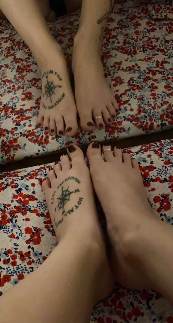 Worship my feet in North Carolina simp  posted by Purple_Rush_9667