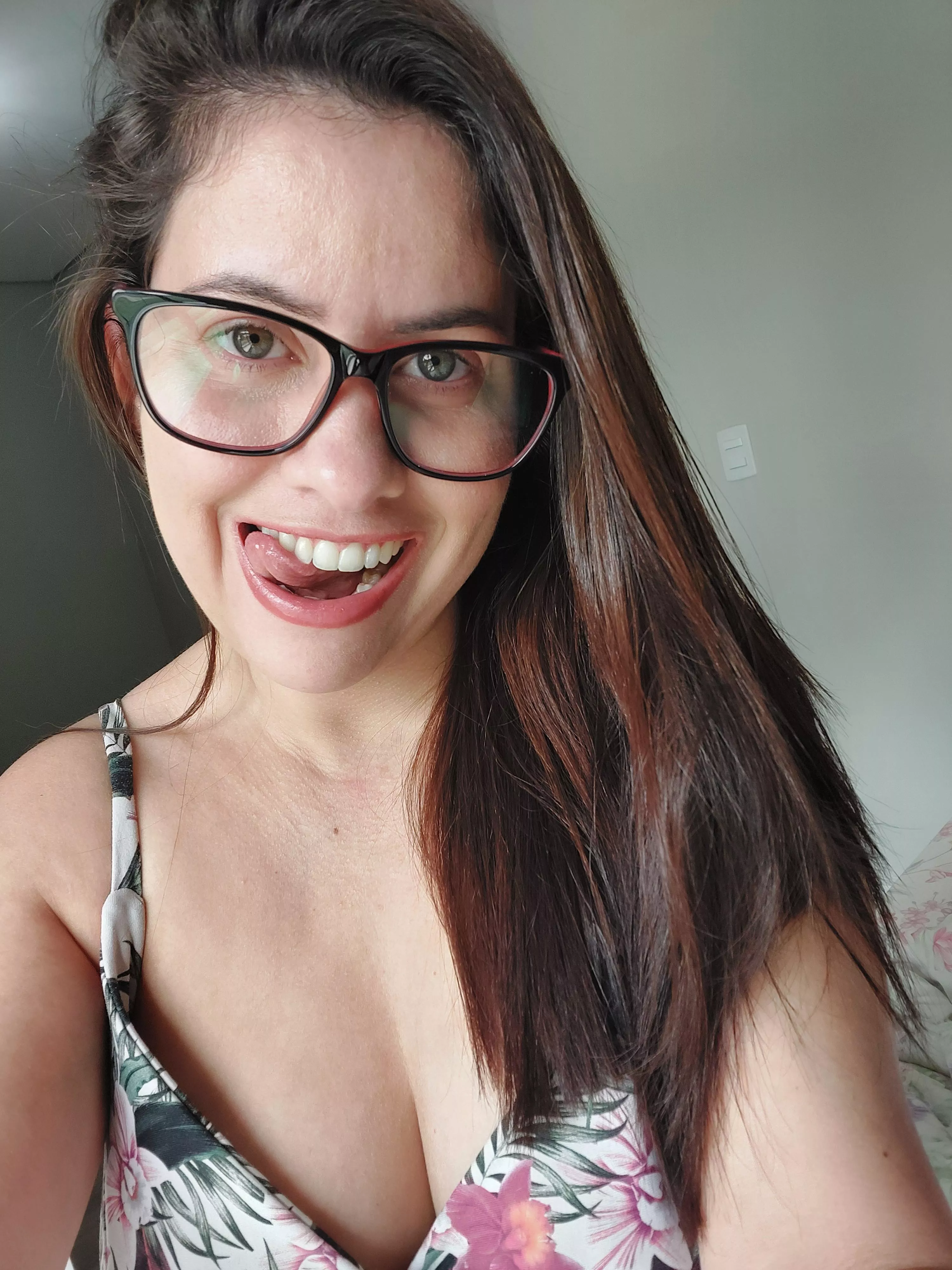 A naughty smile  posted by Isiscristine