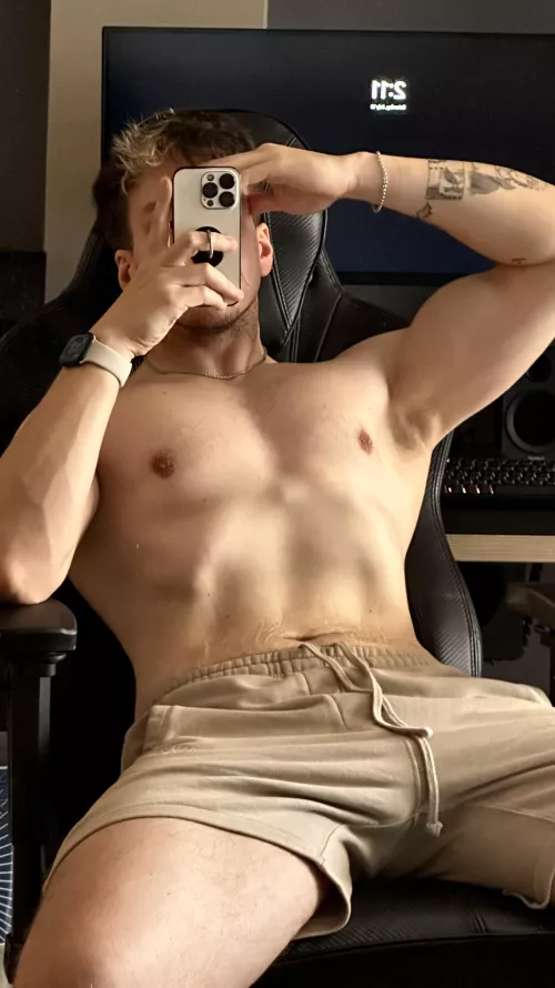 Baby, your new 6’3” chair just arrived! by wickedismymind