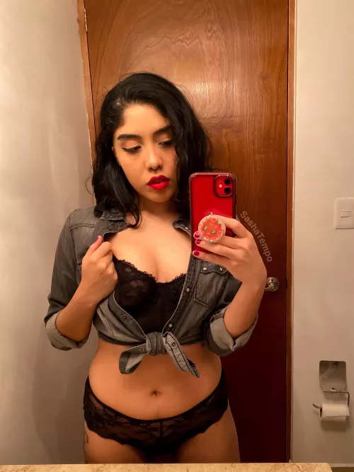 Hopefully you’re into pinup girls by SashaTempo