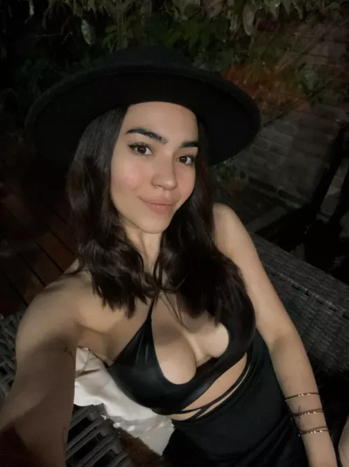 How can I help you, sir? by spiceygurlx