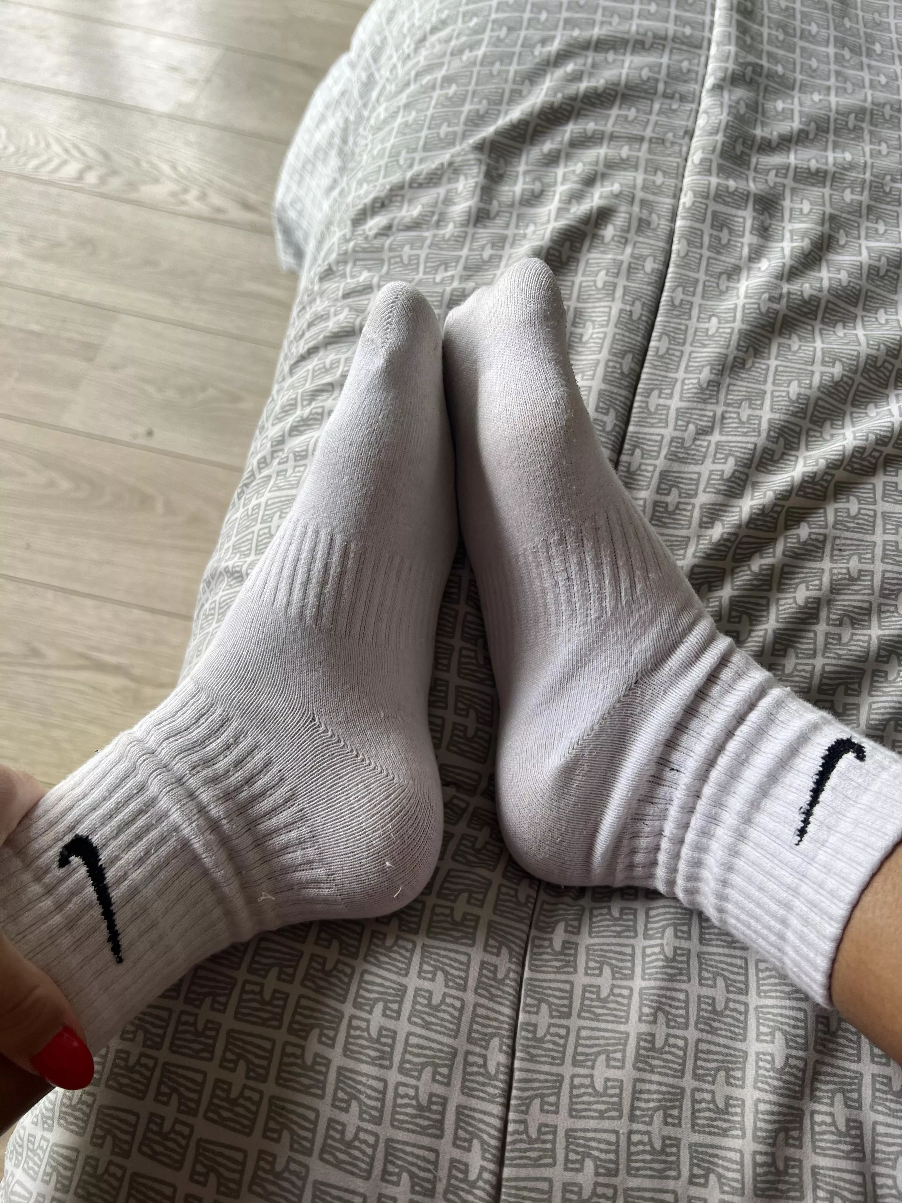 i love white socks posted by babygalsivip