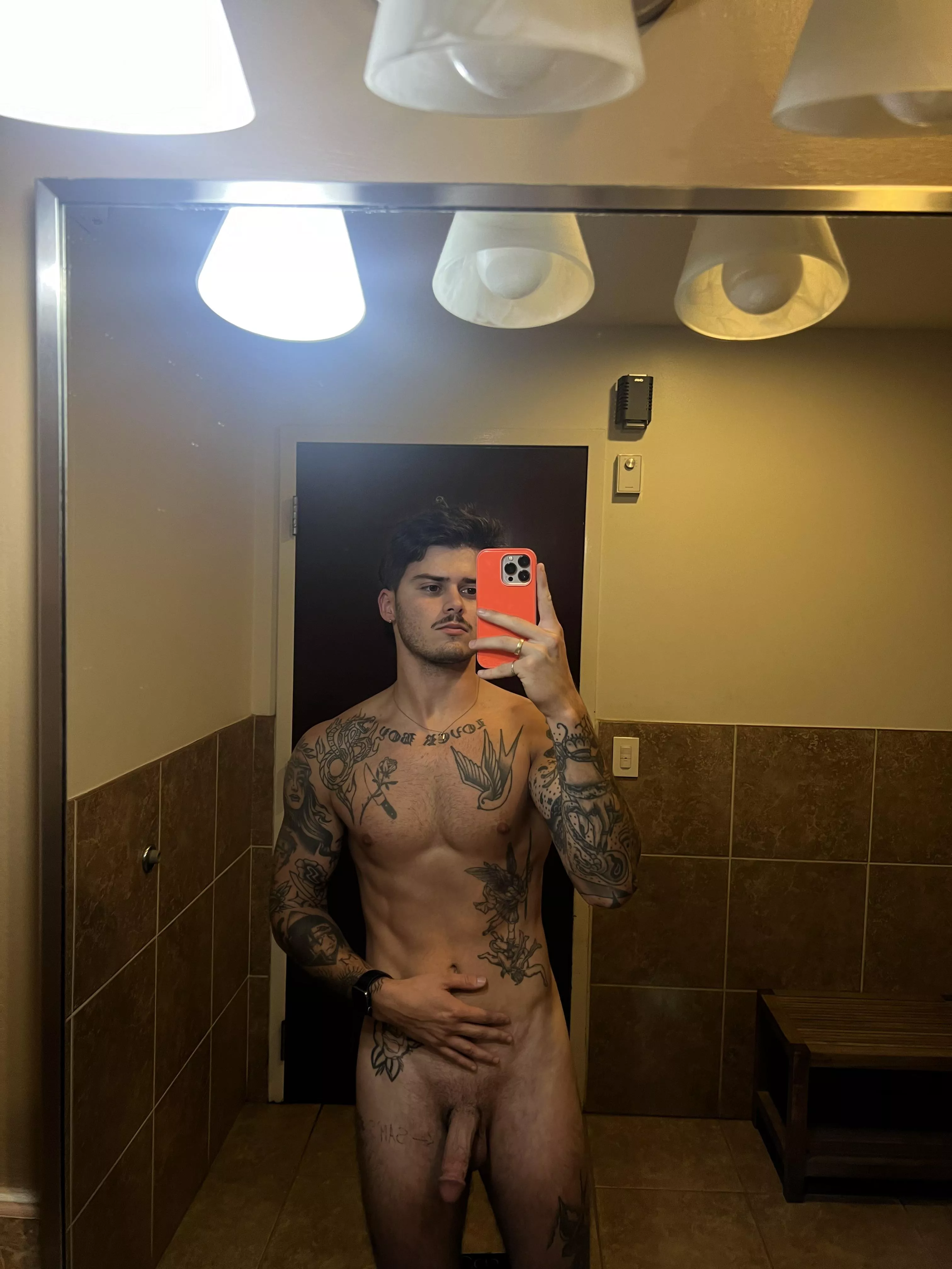 I promise its on my right hand not my left 😤 posted by RX78cam