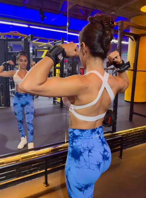 Looking good by Feisty-Lia