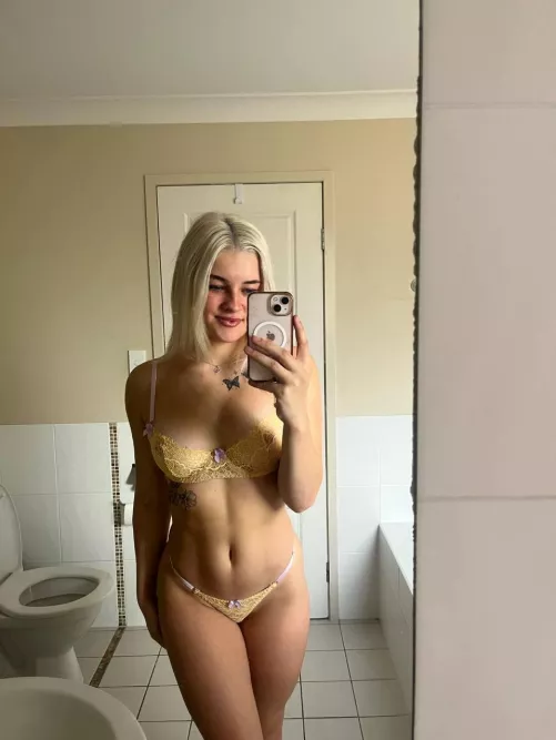 My body is aching for the fire with your touch by jasminefreedom