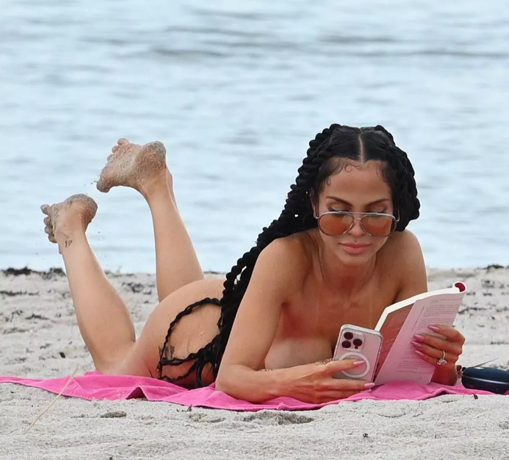 Natti Natasha posted by redhairgoddess18