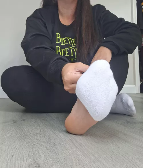 Peal them off and let the scent fill the room 🤤 by elenastoes98