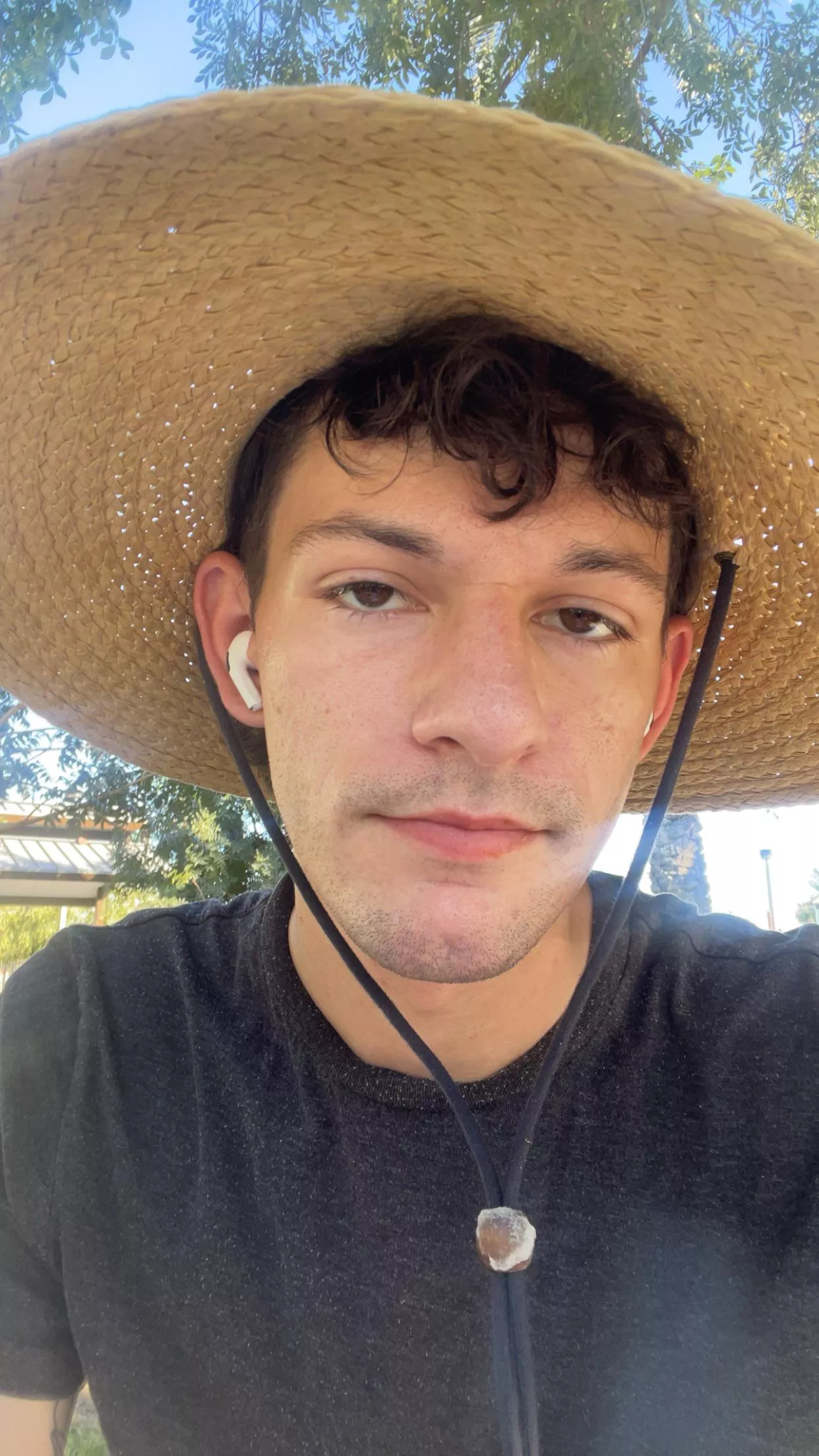 Smoke sesh at the park posted by JackFelt01