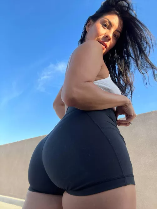 Spandex kind of day.. [F] by Tastyjesse