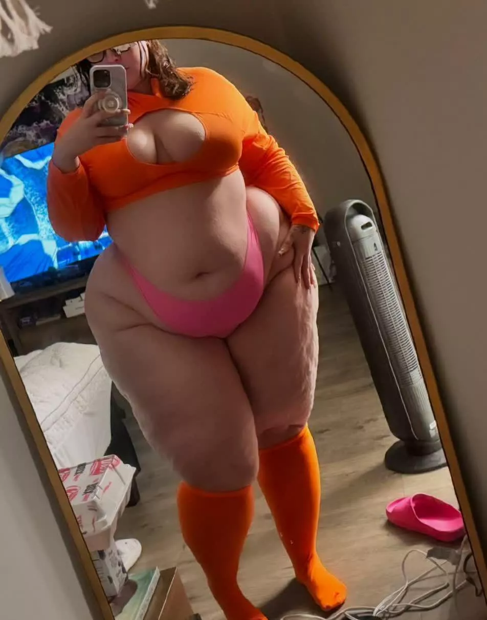 The bigger I get, the sexier I feel posted by Snowangelcake