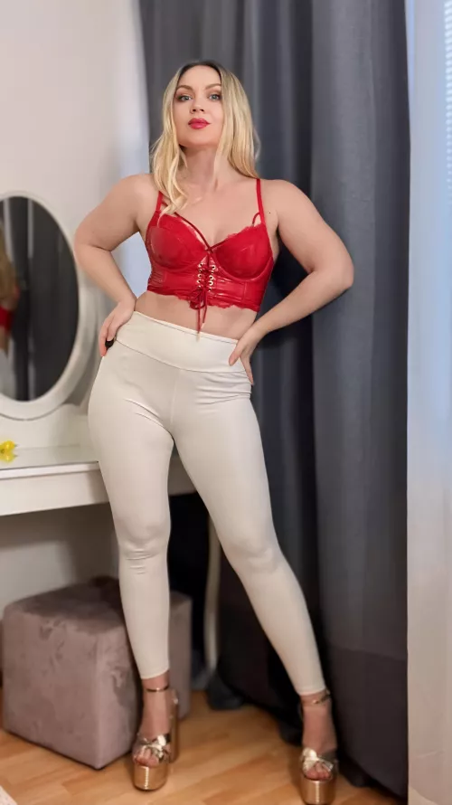 When you wear leggings, every step is a step towards seduction by NataliePauer