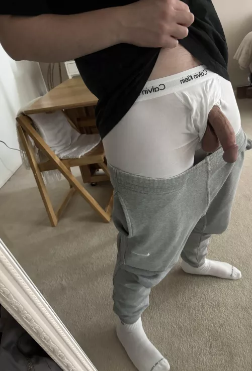 (27) I still wake up horny af everday by BoxNo1914