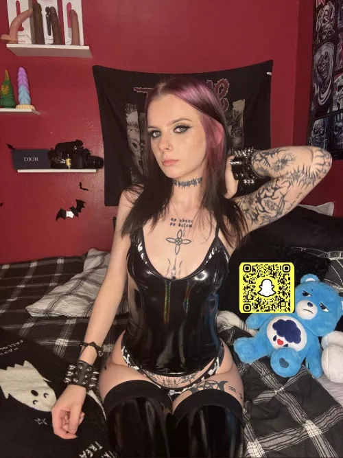 do you listen to slipknot? what’s your fav song😘 by h3llboy777