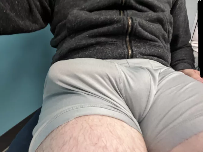 Love the way it lays all the way across my thigh by tomatoe1987