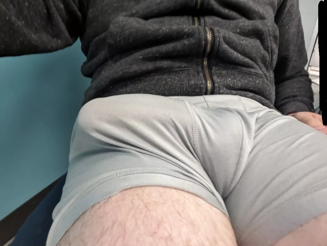 Love the way it lays all the way across my thigh posted by tomatoe1987