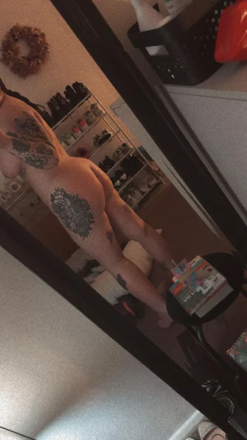 Peek a boo  by M0istyCakes