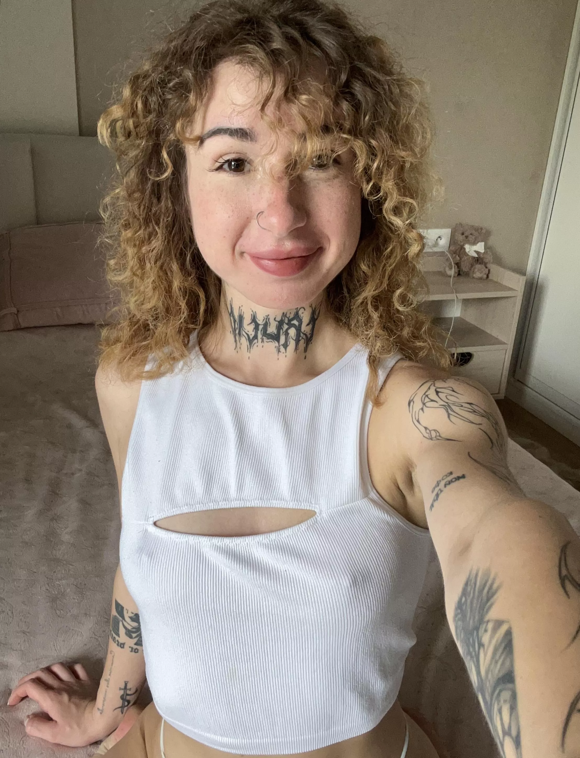 sexy babe taking selfies with her nipples showing through posted by dreamfairyy