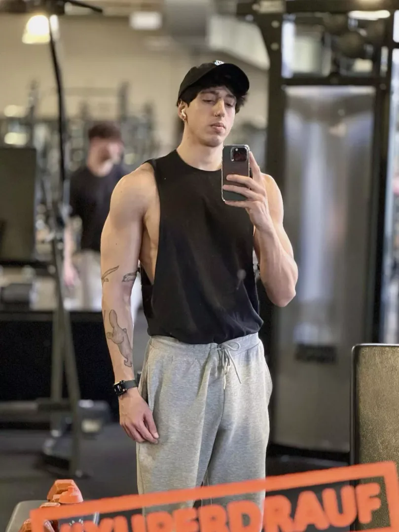 went commando to the gym 🤭 posted by ArtemisBold_