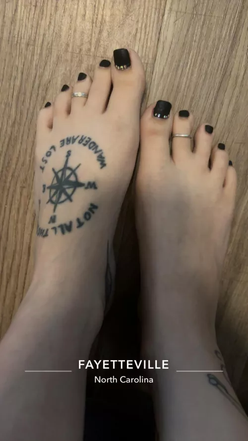 Worship my pretty feet (NC) by Purple_Rush_9667