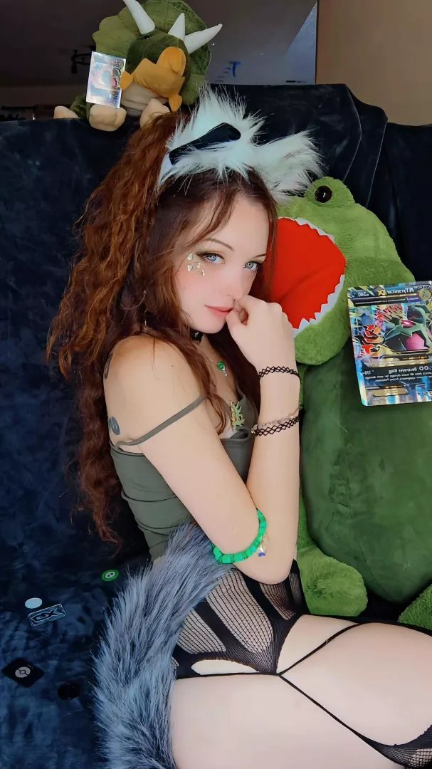 You should play with your pet master posted by PastelRose77