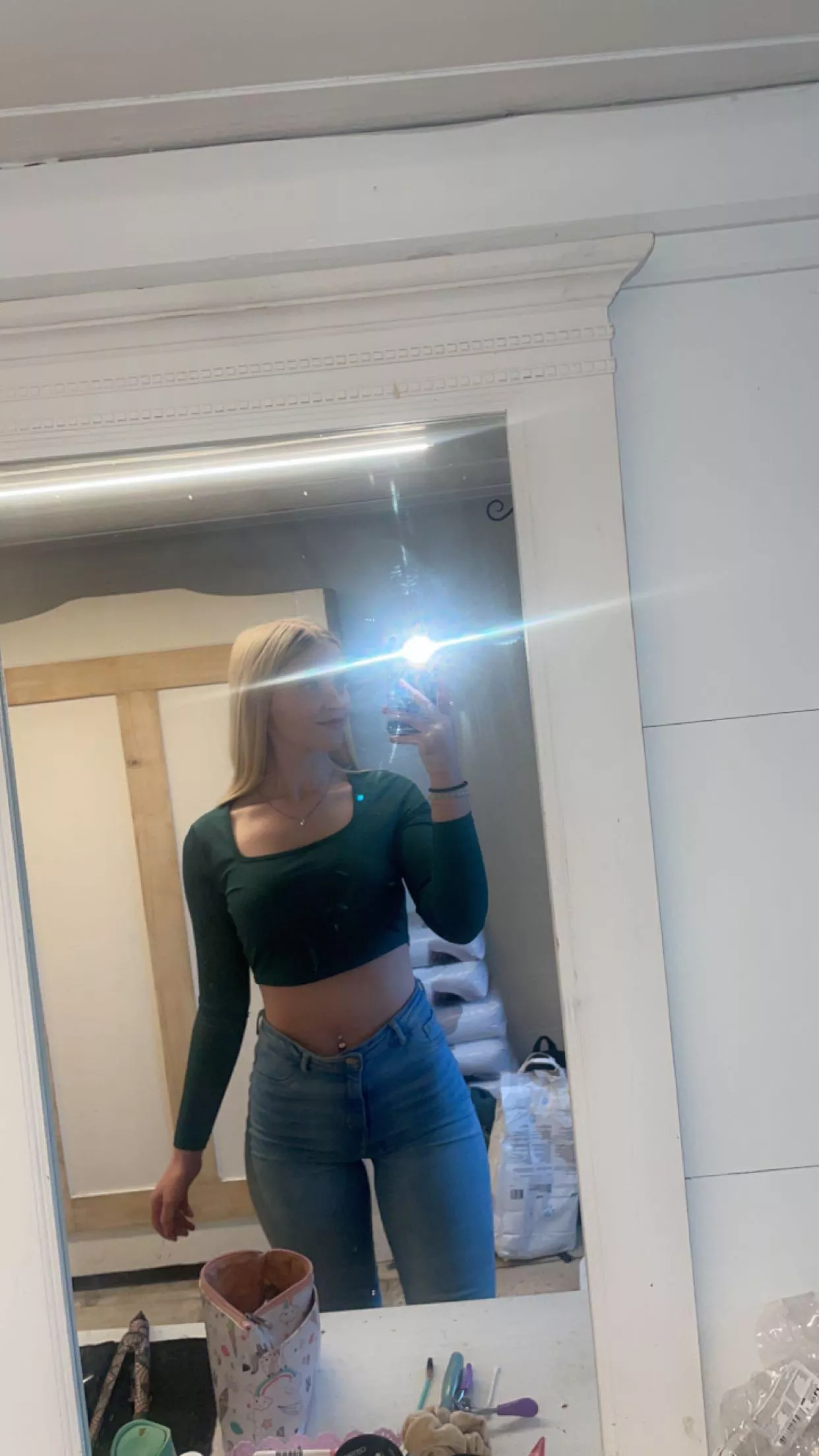 do older men like younger girls posted by BananHannah2005