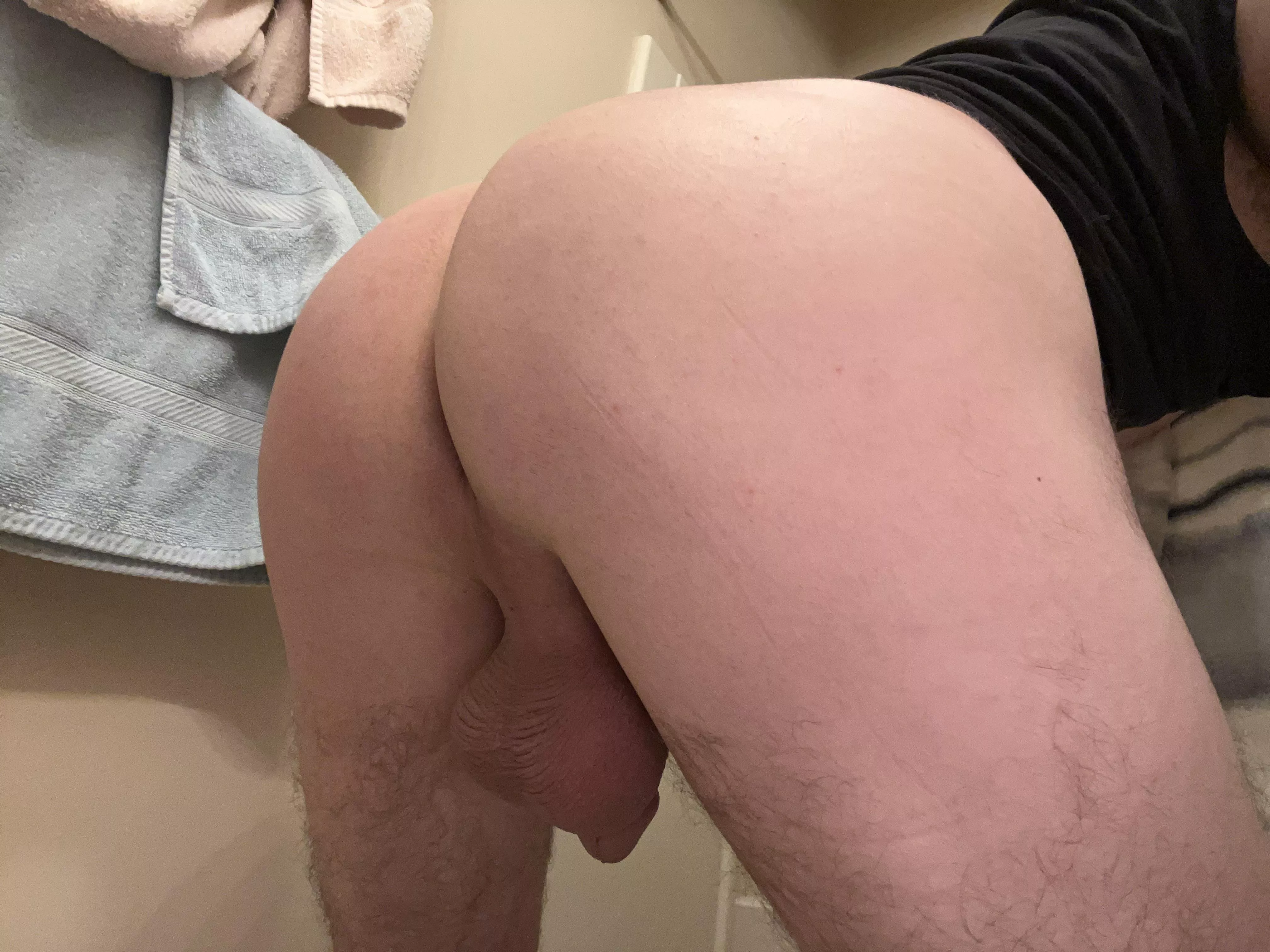 Do you like my butt guys? posted by Powerful_Project195