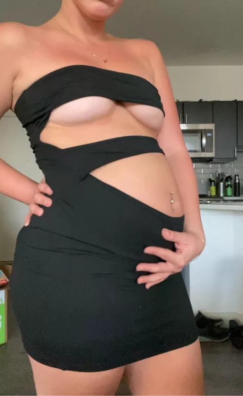 Do you like my new dress? 🥰 by ProperTomatillo