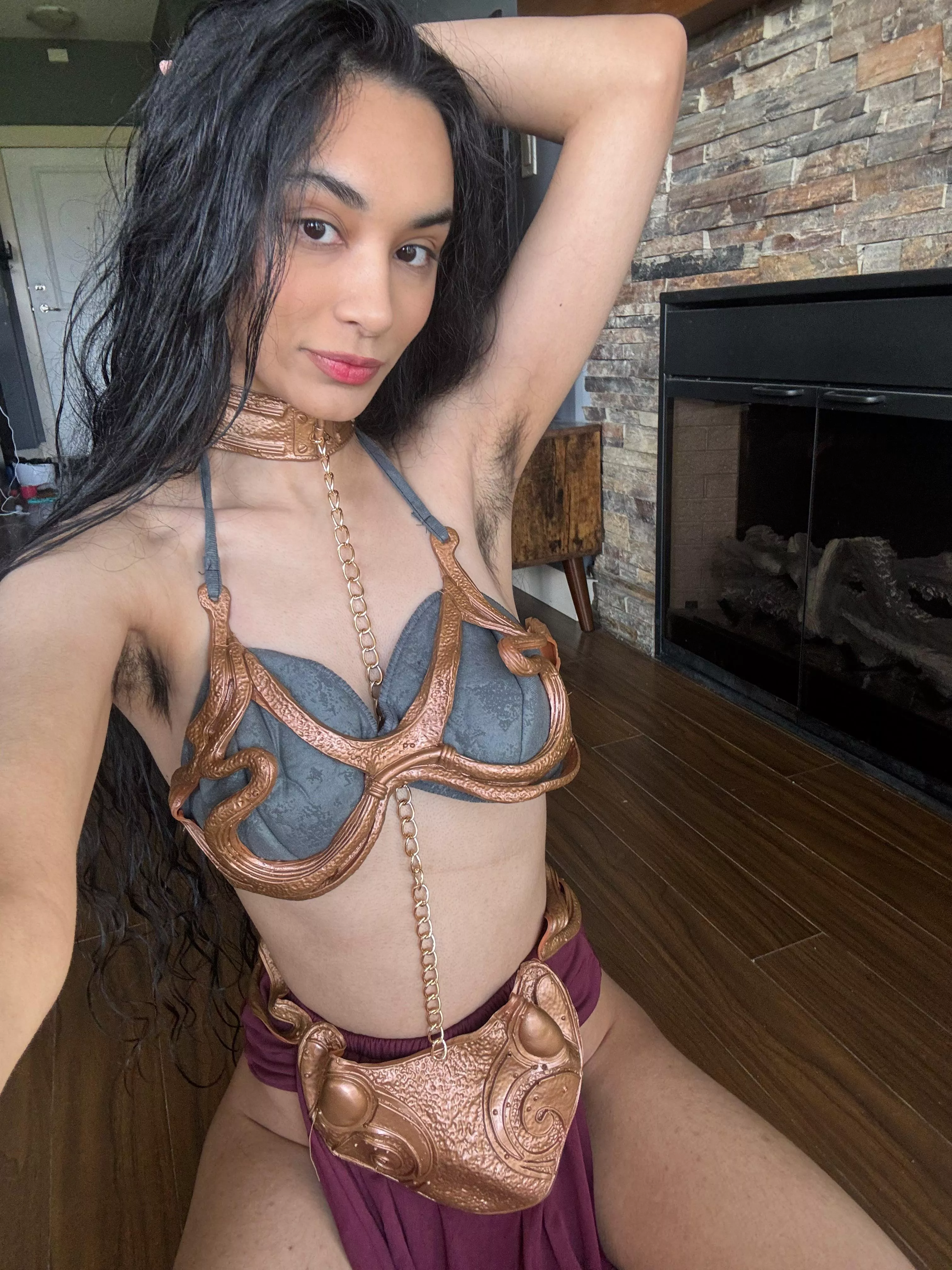 Lick  Princess Leia hairy pits  posted by Saharbbyy