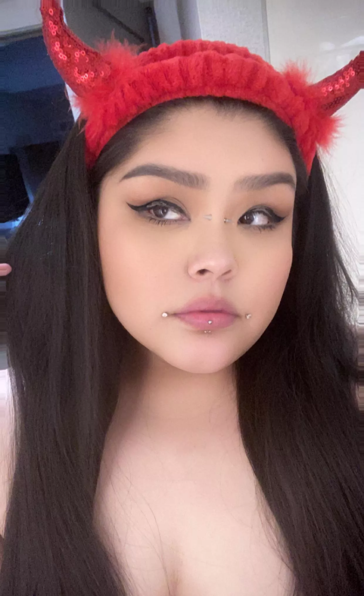 My eyelashes didn’t make it to the picture :D posted by holyshnighkees