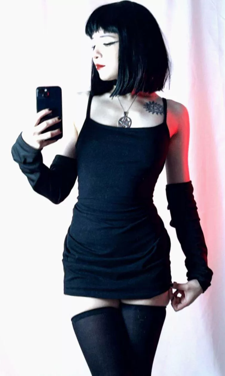 New song you're addictd right now?  posted by SthormyStar