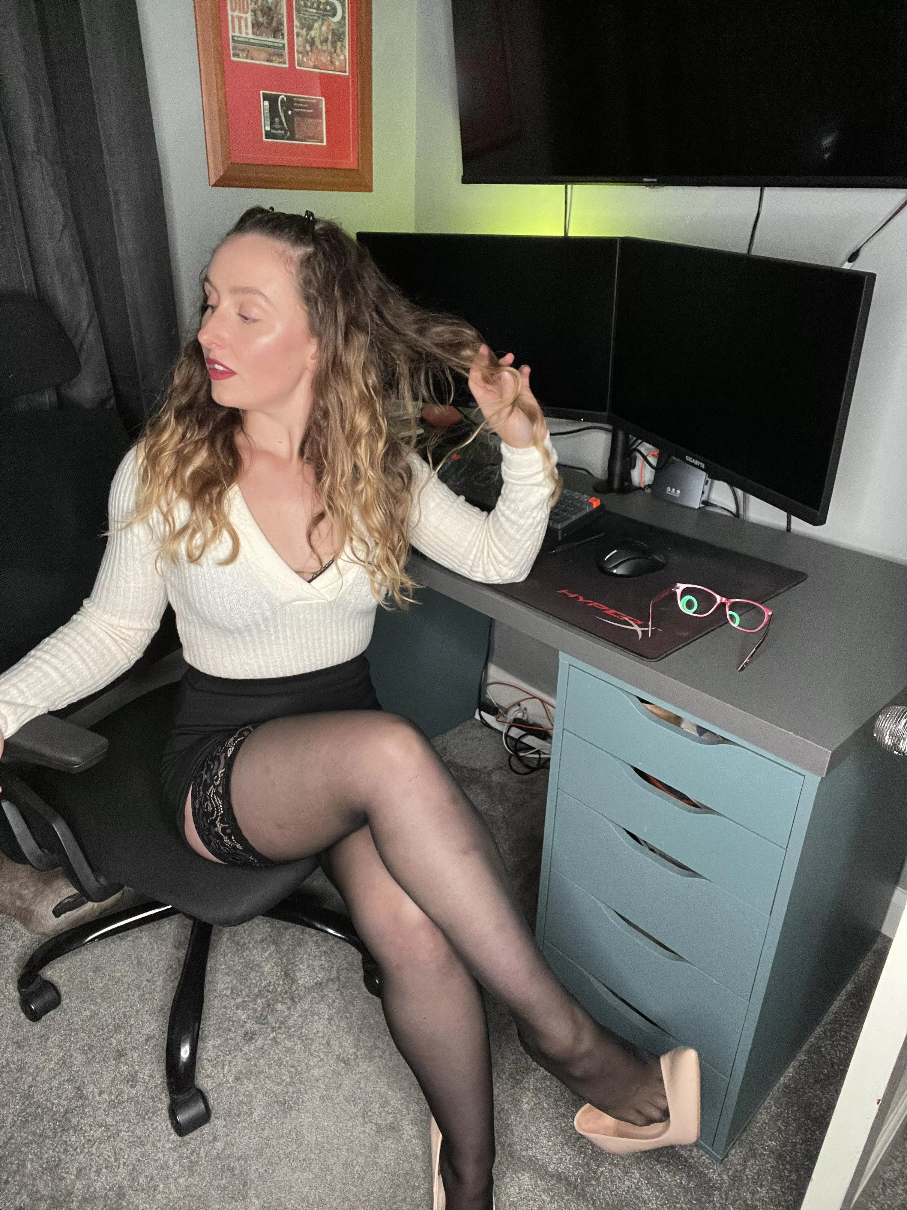 One of my favorite outfits for the office.
 posted by PoppyEvansUK