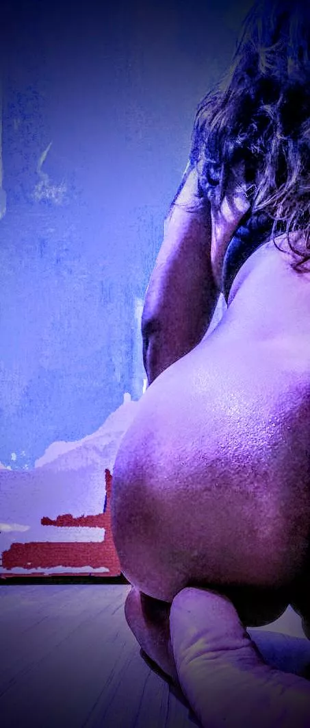 Cheeky half 😌 posted by Curranancy