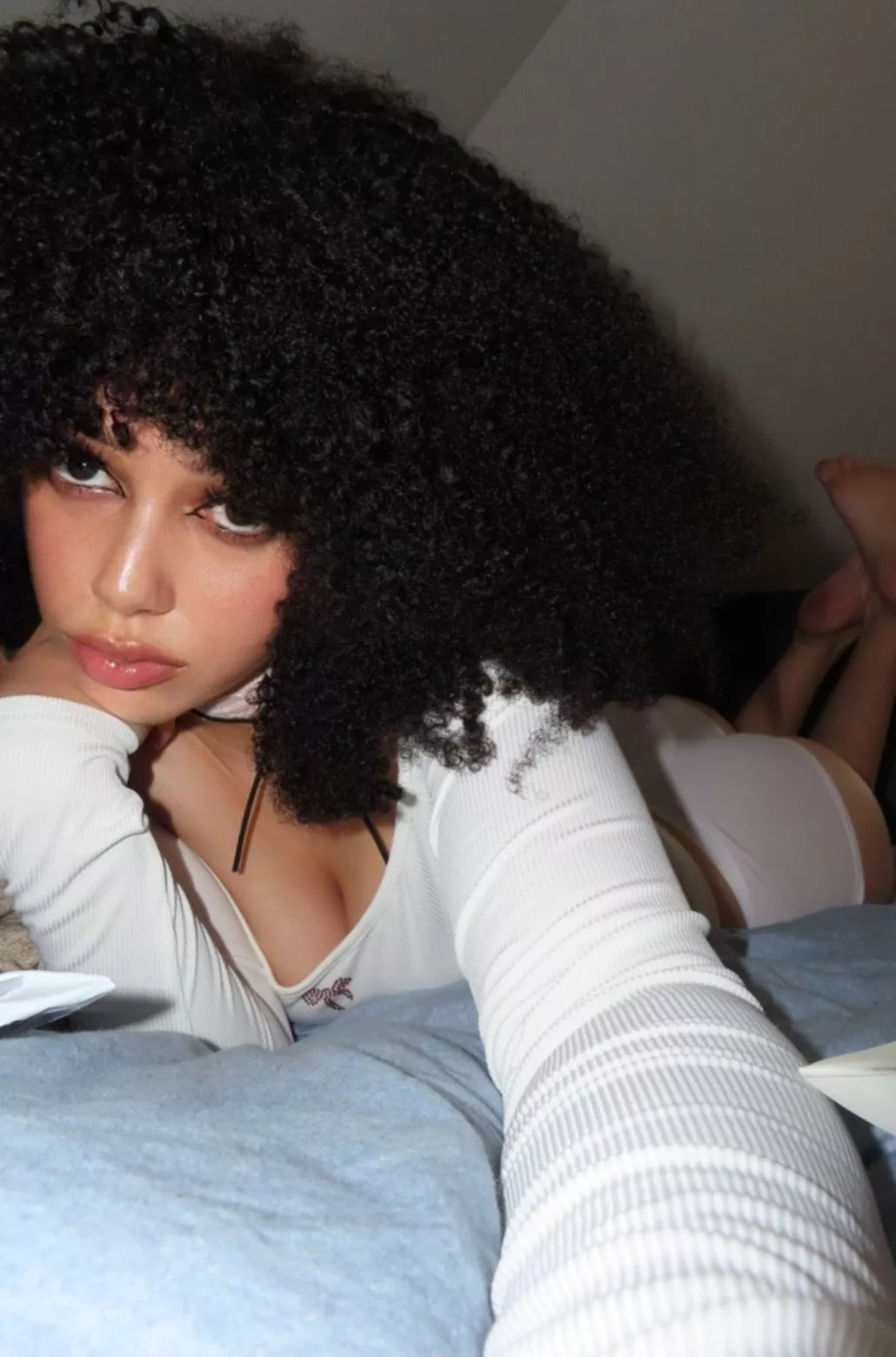 For today, a dark angel in disguise, but wrap in the softness of white. posted by Samiraxoxodarky