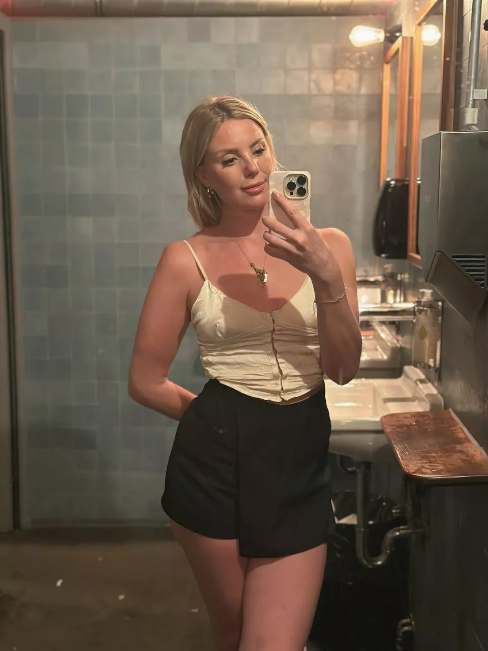 hope you like black and white posted by tyrellFace