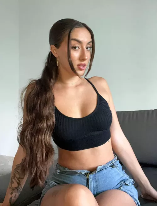 i think we can agree black is my croptop color, agree? by StarfireGirlyy