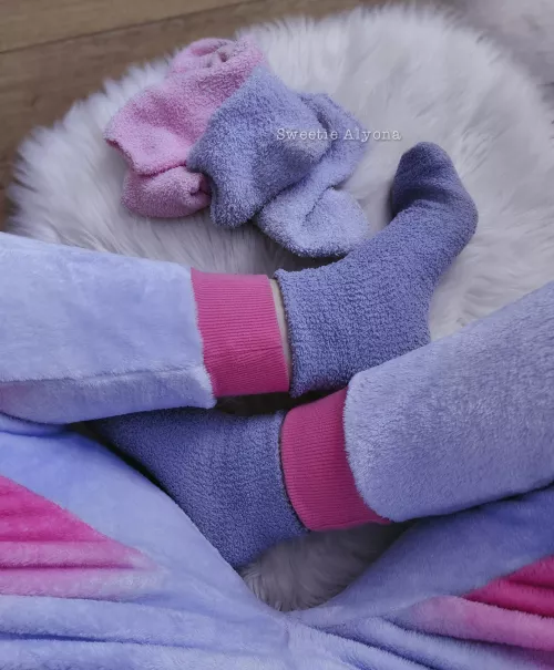 Love fuzzy socks  by SweetieAlyona