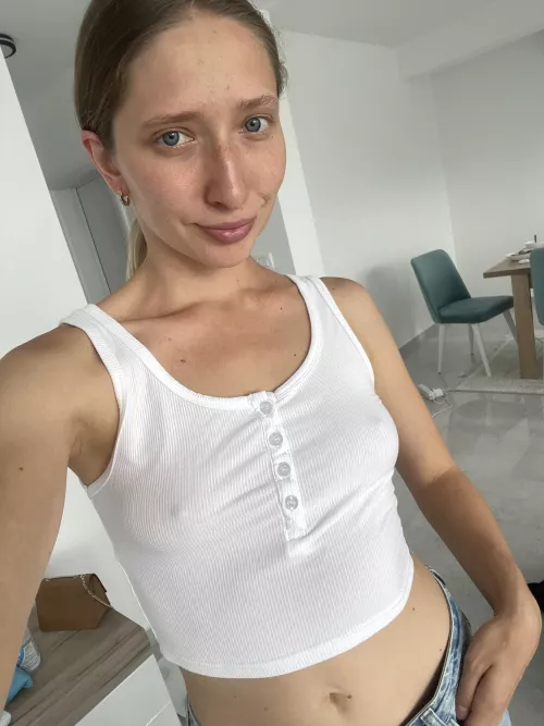 No make up, no bra, no plans for tonight by Kkeysi