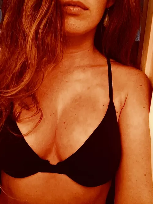 Serious question for you guys. Is there a girl or model that if you see her topless or even better naked you can’t stop yourself from masturbating?  Who is she? by gingersprivateiew